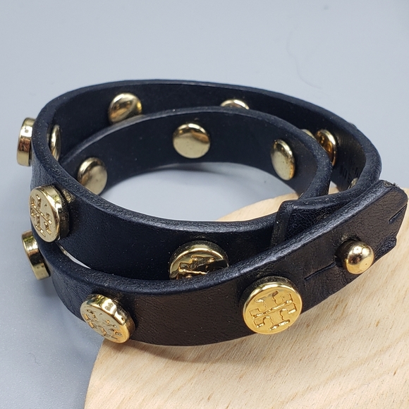 Tory Burch Black Wrap Leather Goldtone Logo Studs NWOT 15 inches - Picture 2 of 6